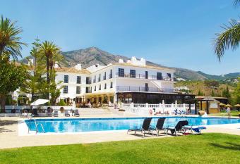 Ilunion Hacienda de Mijas allows 18 year olds to book a room