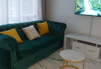 Hipsonic Studio Apartment RaceCourse Gardens allows 18 year olds to book a room