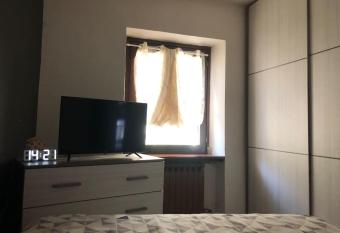 Intera casa con vista panoramica has Balcony rooms