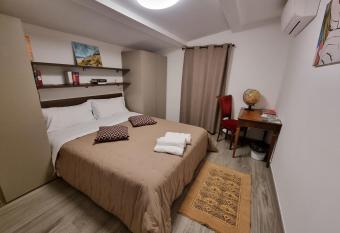 Dimora Pepatio allows 18 year olds to book a room