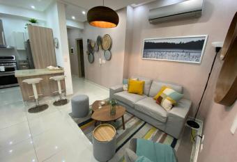 Central apartment in piantini allows 18 year olds to book a room