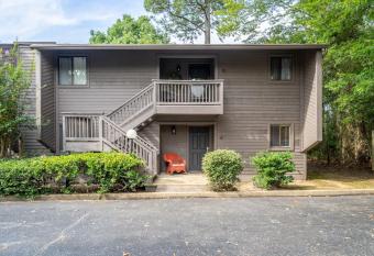 The Oaks has Balcony rooms