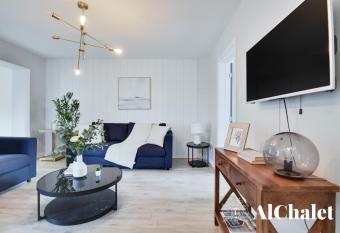 Le Magnifik- Downtown / Parking has Balcony rooms