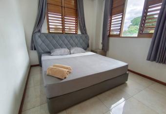 Exquisite 3-Bedroom Unit With Free Parking. has Balcony rooms