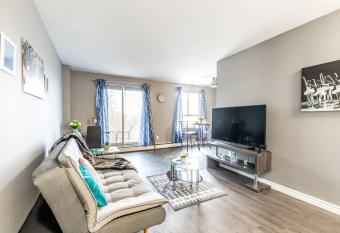 Cozy 1BR Apartment - near DT Hamilton allows 18 year olds to book a room