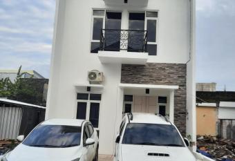 Diamond Town House 9 A has Balcony rooms