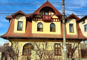 Luna House has Balcony rooms