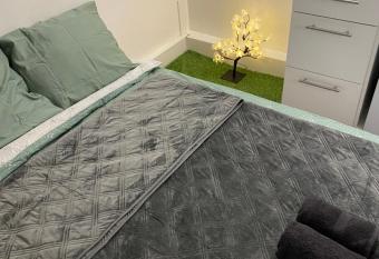 Le Petit Beaurepaire allows 18 year olds to book a room