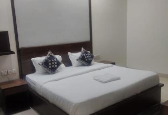 Marquee Stays has Balcony rooms