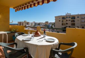 Aldea de Sabinilla allows 18 year olds to book a room