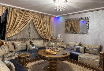 Aprt Bouznika, 3km loin de plage has Balcony rooms