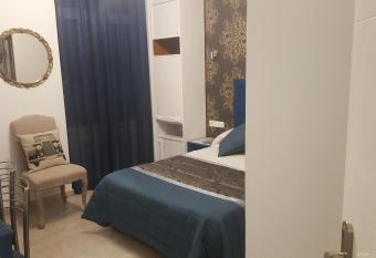 hospedaje barahona21 allows 18 year olds to book a room