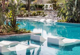 AQUA Hotel Silhouette & Spa - Adults Only has Balcony rooms