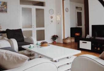 Apartman Mi  kec has Balcony rooms