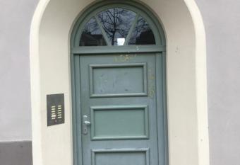 KASSEL @ YSENBURGSTRASSE has Balcony rooms