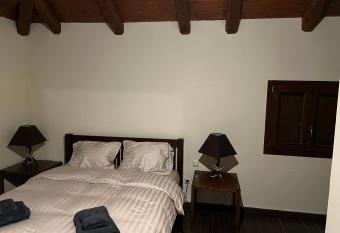 Villa Emelia has Balcony rooms