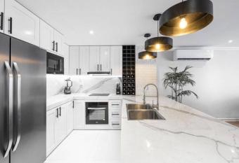 Hermoso departamento en el centro de Milagro has Balcony rooms