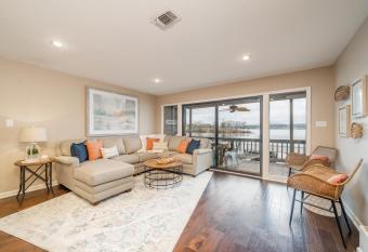 The Sunnyside has Balcony rooms