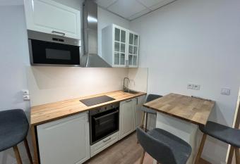 Studio Climatis   Centre Ville Tout   quip   #9 allows 18 year olds to book a room