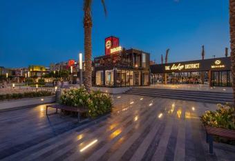 Lovely 5 bedrooms with private pool & gym at boulevard mivida has Balcony rooms