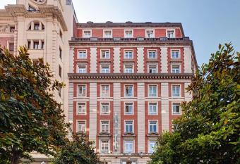 Hotel Hern  n Cort  s allows 18 year olds to book a room