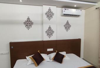 Happy Vibes Stay 2Bhk flat has Balcony rooms