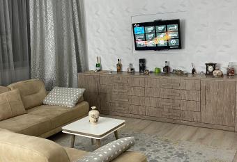 Cozy apartment for daily rent allows 18 year olds to book a room