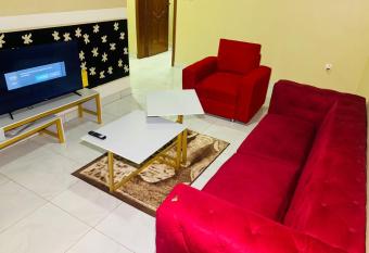 Empire Apartments -1Bedroom allows 18 year olds to book a room