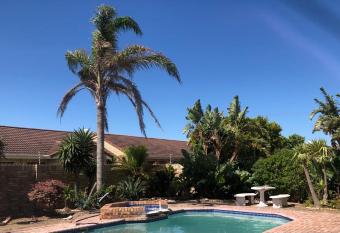 The Rubin Crescent Lodge has Balcony rooms