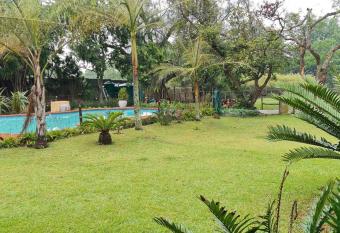 Bright & Comfy one bedroom apartment has Balcony rooms