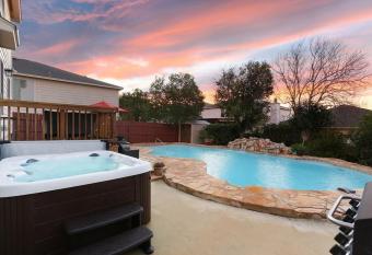 La Cantera, Pool, Hot Tub, Waffle Bar, SeaWorld has Balcony rooms