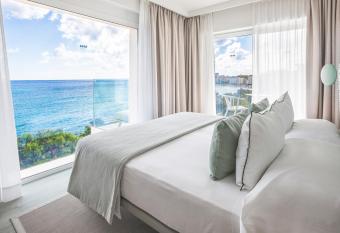 Hotel MiM Mallorca & Spa - Adults Only allows 18 year olds to book a room