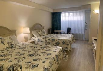 Pelican Views Oceanfront Condo has Balcony rooms