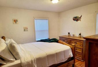 Avenues Cottage allows 18 year olds to book a room