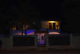 Paradise House has Balcony rooms