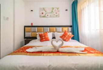 Manantial Hostal No.004 has rooms with a private hot tub