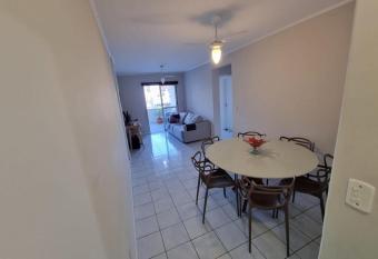 APTO 2 QUARTOS BALNEARIO CAMBURIU has Balcony rooms