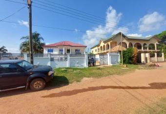 White House has Balcony rooms