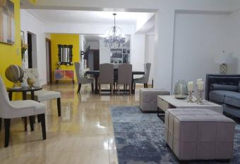 Huge Luxury Penthouse, Family friendly allows 18 year olds to book a room