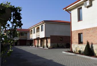 Royal Green Hotel has Balcony rooms