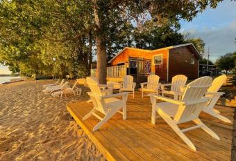 The Finch Beach Resort has Balcony rooms