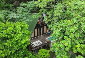 Lodge Cacao has Balcony rooms