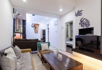 Artistic local designer house @ Ipoh allows 18 year olds to book a room