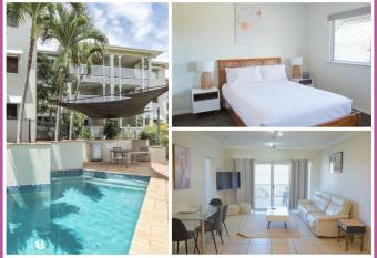 Lovely 2-Bed apartment POOL - Lake Water Views has Balcony rooms