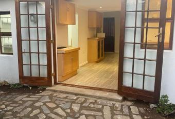 Bedford Way cottages has Balcony rooms