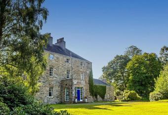 Dunfallandy House Hotel allows 18 year olds to book a room