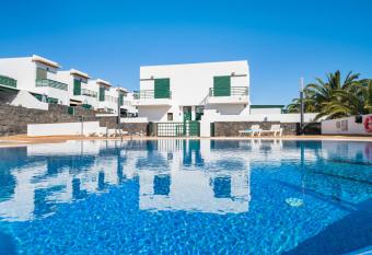 Apartamento Costa Esmeralda has Balcony rooms