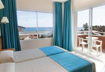 Hotel Gran Garbi Mar & AquaSplash has Balcony rooms