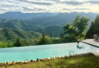 La Ch  taigne Perch  e, piscine et nature has Balcony rooms