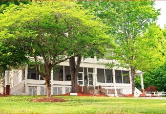 Franklin Terrace Bed and Breakfast allows 18 year olds to book a room
